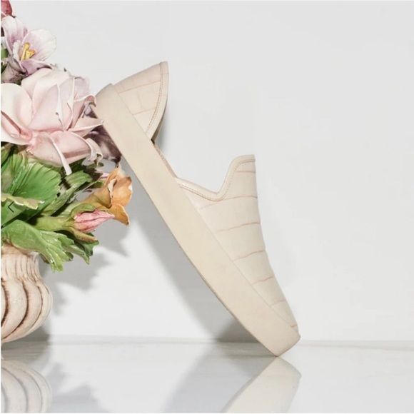 Freda Salvador Other - FREDA SALVADOR Eddy D’Orsay slip on shoes size 6.5 cream croc-embossed leather